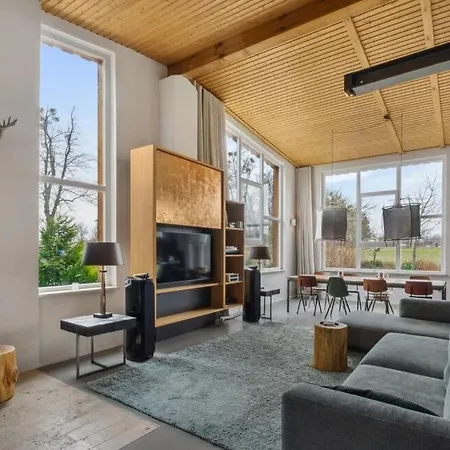 Annenwalde 4 Bedrooms With Sauna *