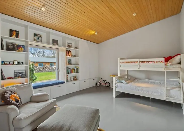 Annenwalde 4 Bedrooms With Sauna