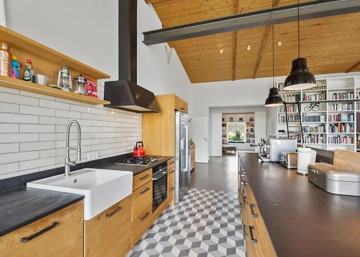 Annenwalde 4 Bedrooms With Sauna *